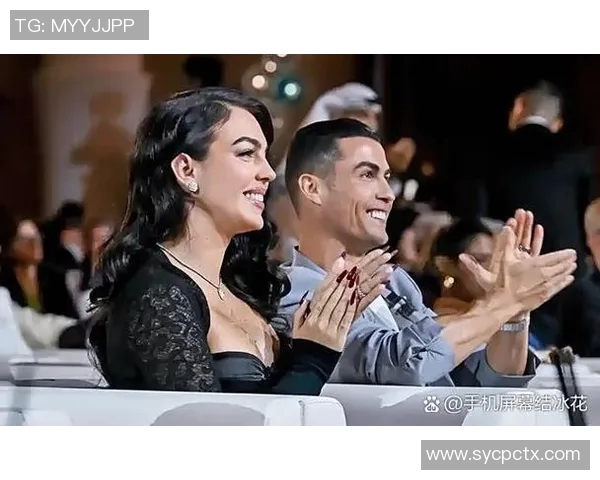 球迷疯狂行为欧冠赛场上演抢夺C罗球衣奇观